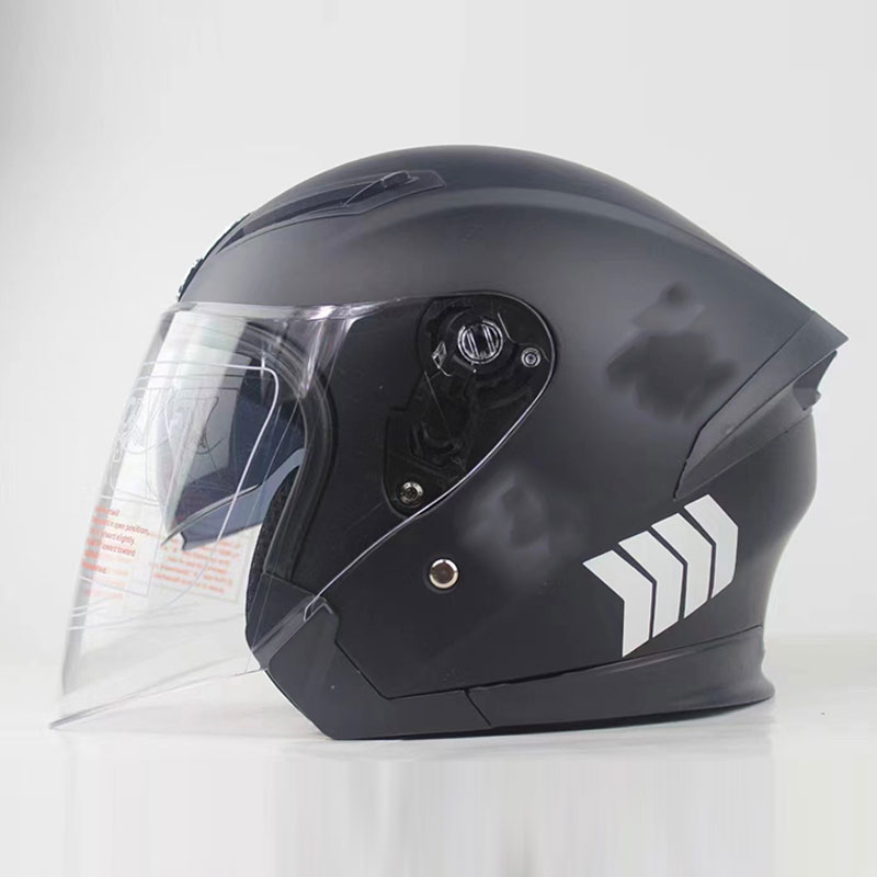 Iron Riding helmet Half helmet Holding helmet white duty protection helmet traffic patrol