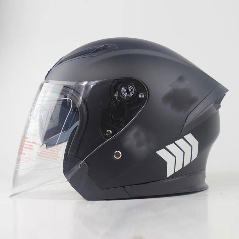 Iron Riding helmet Half helmet Holding helmet white duty protection helmet traffic patrol